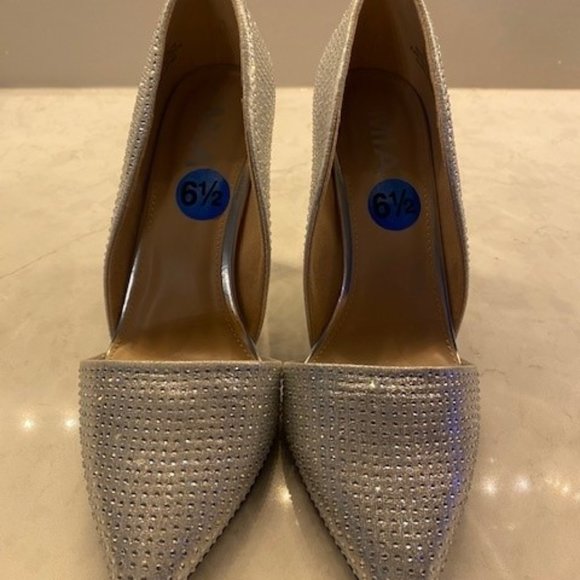 NEW Mia Silver Heels - Picture 2 of 5